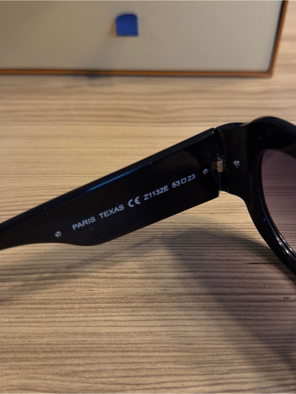 Louis Vuitton Black Sunglasses with Gold LV Emblem - Picture 4 of 7